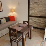 Apartman Pansion And Chiara Lumbarda