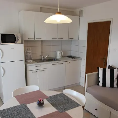 Pansion And Chiara Apartment *