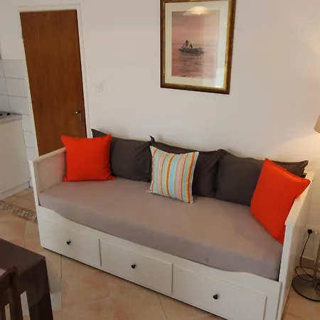 Pansion And Chiara Apartment *