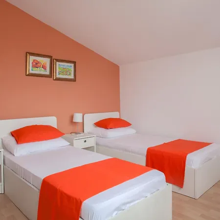 Pansion And Chiara Lumbarda