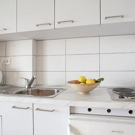 Pansion And Chiara Apartman *
